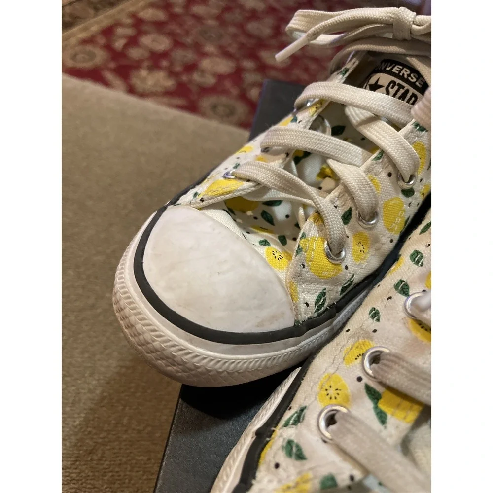 Converse Juniors Chuck Taylor All Star Ox LEMON Size 1 White Lemon Print (AH)